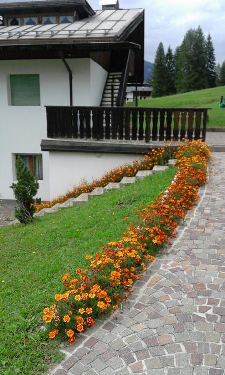 Ciasa Nonna Bon Bon Hotel Cortina d'Ampezzo Exterior photo