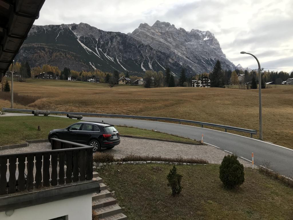 Ciasa Nonna Bon Bon Hotel Cortina d'Ampezzo Exterior photo